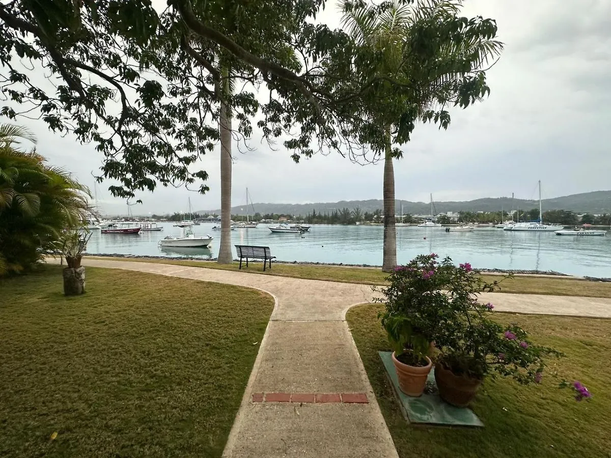 Serenity On The Bay Montego Bay 0*,  Jamaika